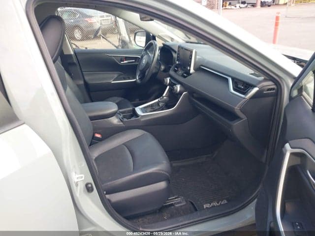 2019 TOYOTA RAV4 XLE PREMIUM 5