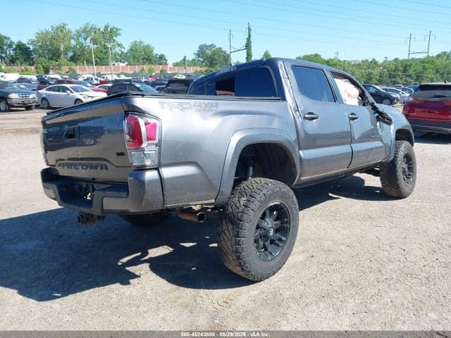 2020 TOYOTA TACOMA TRD SPORT 4