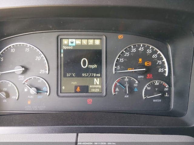 2020 FREIGHTLINER NEW CASCADIA 126 6