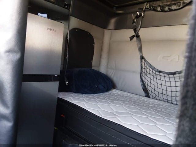 2020 FREIGHTLINER NEW CASCADIA 126 8