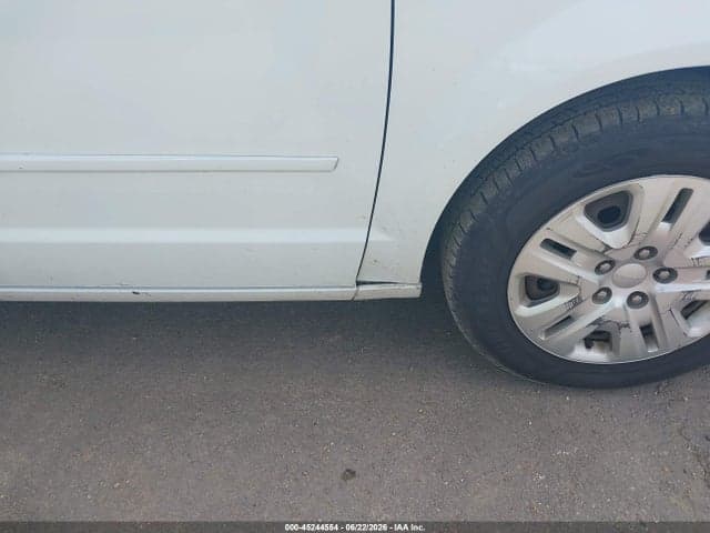 2017 DODGE GRAND CARAVAN SE 13