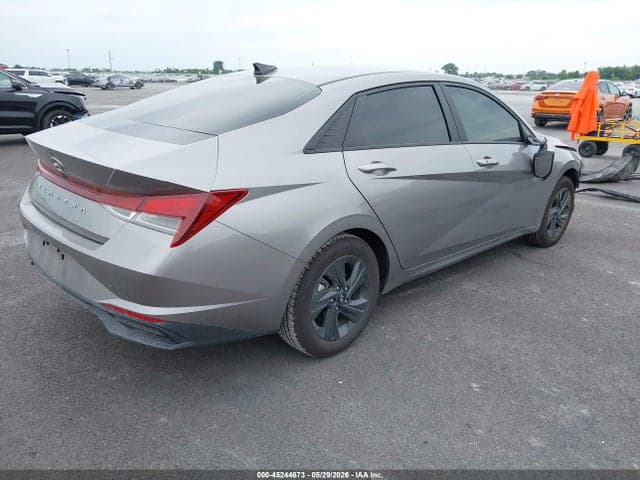 2023 HYUNDAI ELANTRA SEL 4