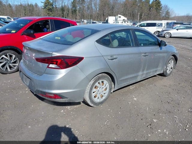2020 HYUNDAI ELANTRA SE 4