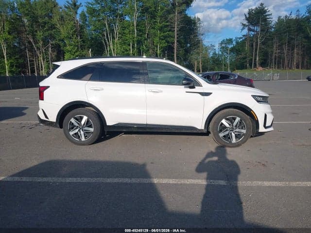 2022 KIA SORENTO S 13