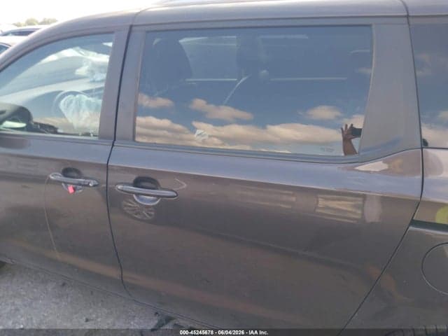 2017 KIA SEDONA LX 13