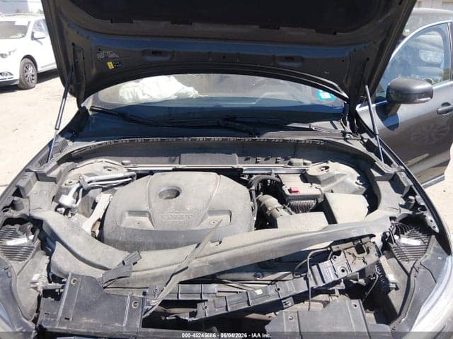 2021 VOLVO XC60 T5 9
