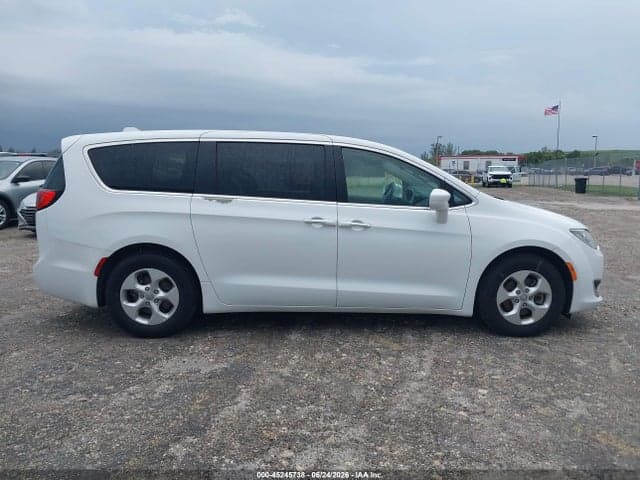 2018 CHRYSLER PACIFICA HYBRID TOURING PLUS 16