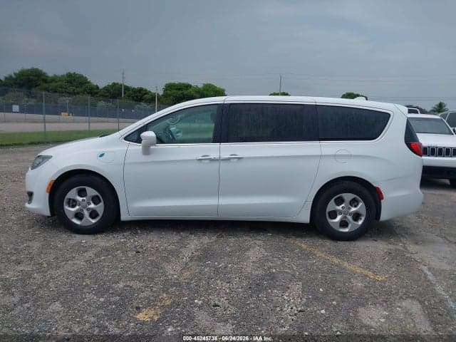 2018 CHRYSLER PACIFICA HYBRID TOURING PLUS 17