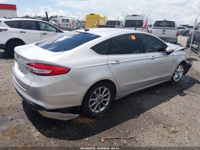 2017 FORD FUSION SE 4
