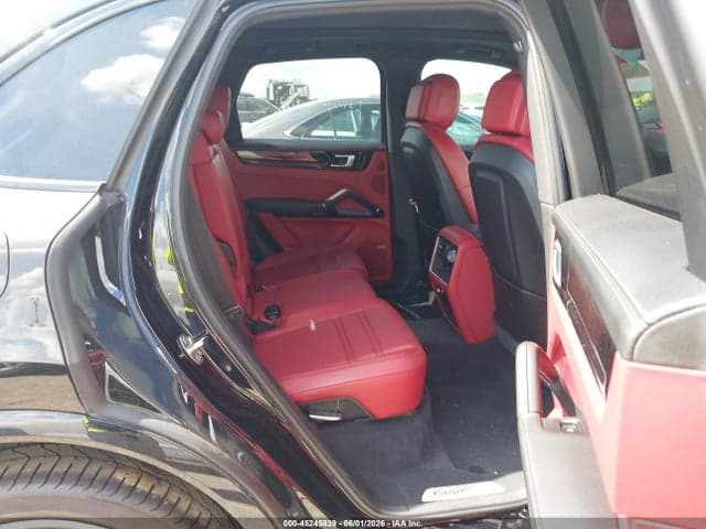 2019 PORSCHE CAYENNE S 8