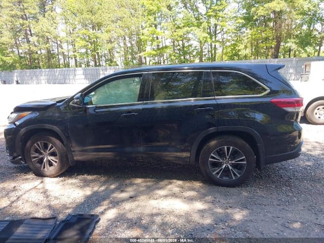 2018 TOYOTA HIGHLANDER LE 14