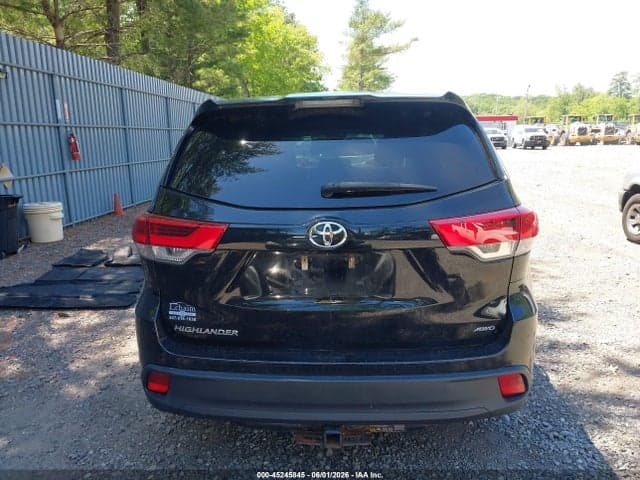 2018 TOYOTA HIGHLANDER LE 16