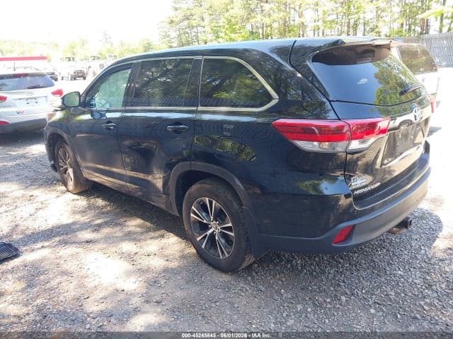 2018 TOYOTA HIGHLANDER LE 3
