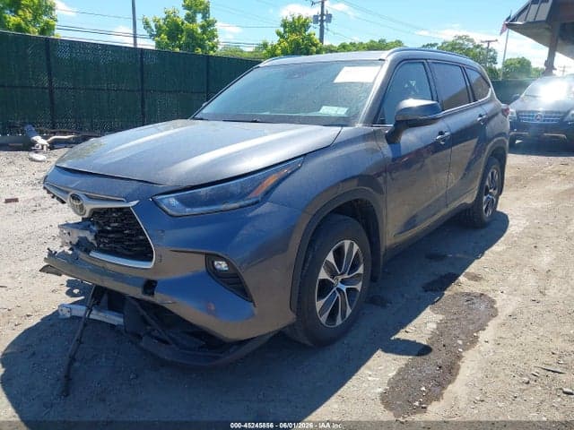 2021 TOYOTA HIGHLANDER XLE 2