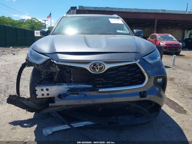 2021 TOYOTA HIGHLANDER XLE 12