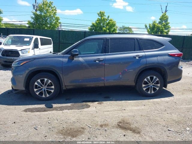 2021 TOYOTA HIGHLANDER XLE 14