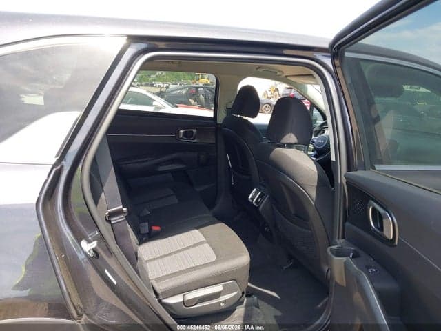 2025 KIA SORENTO LX 8