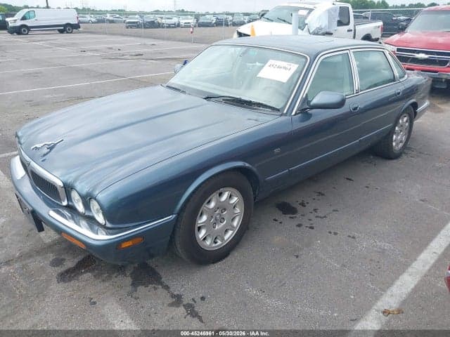 2000 JAGUAR XJ8 2