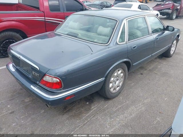 2000 JAGUAR XJ8 4