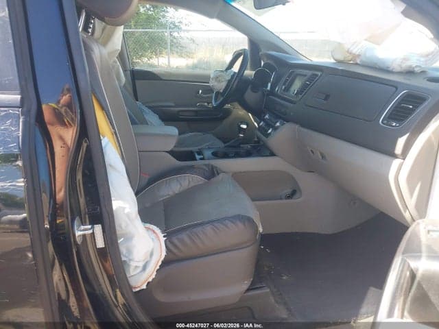 2017 KIA SEDONA LX 5