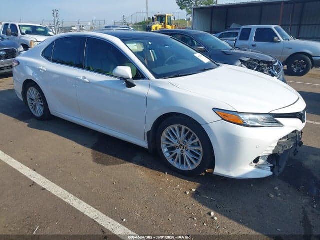 2020 TOYOTA CAMRY XLE - 1