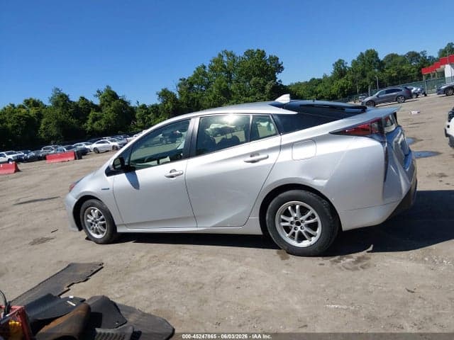 2017 TOYOTA PRIUS THREE 14