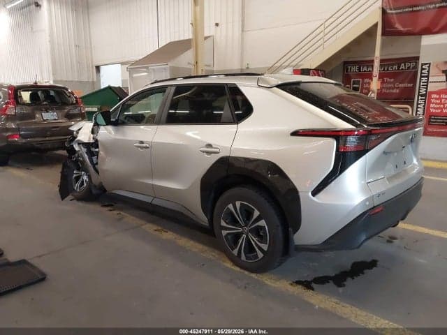 2025 TOYOTA BZ4X XLE 3