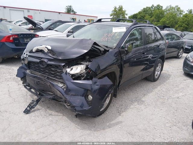 2020 TOYOTA RAV4 XLE 2