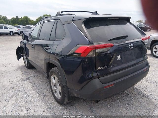 2020 TOYOTA RAV4 XLE 3