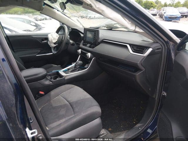 2020 TOYOTA RAV4 XLE 5