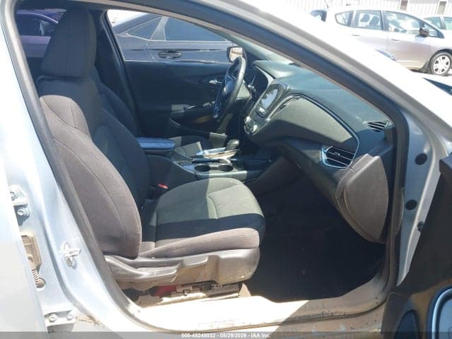 2017 CHEVROLET MALIBU 1LT 5