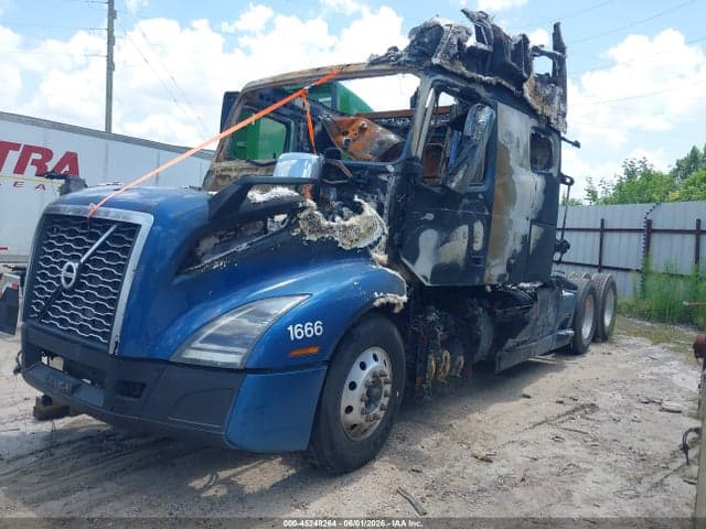2020 VOLVO VNL - 1