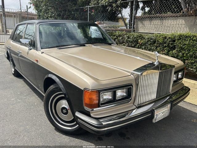 1985 ROLLS-ROYCE SILVER SPUR