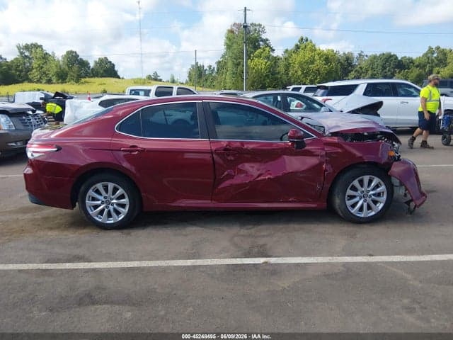 2018 TOYOTA CAMRY LE 12