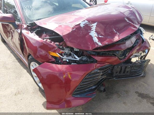 2018 TOYOTA CAMRY LE 16