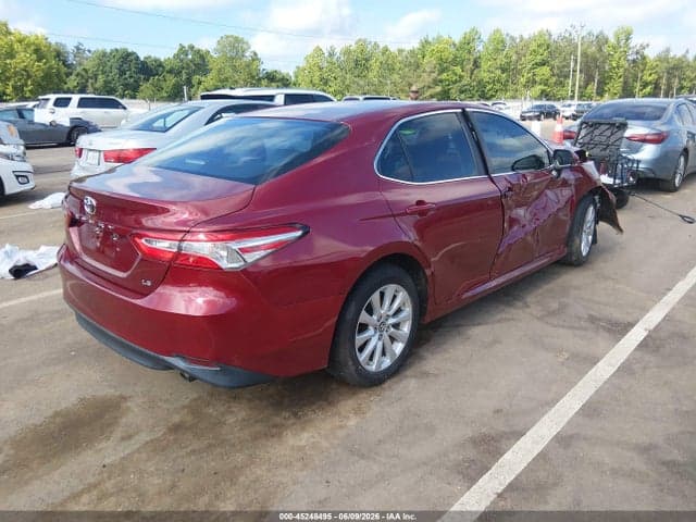 2018 TOYOTA CAMRY LE 4