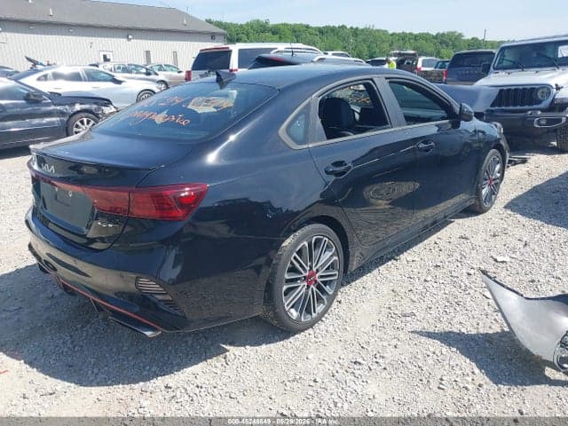 2023 KIA FORTE GT 4