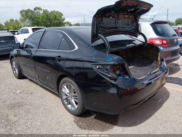 2017 TOYOTA CAMRY SE 3