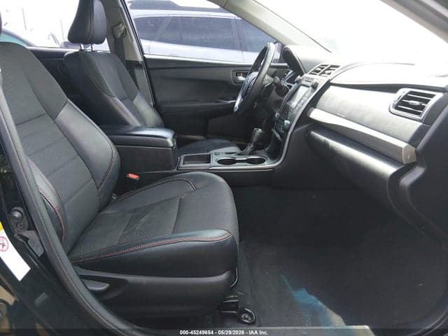 2017 TOYOTA CAMRY SE 5