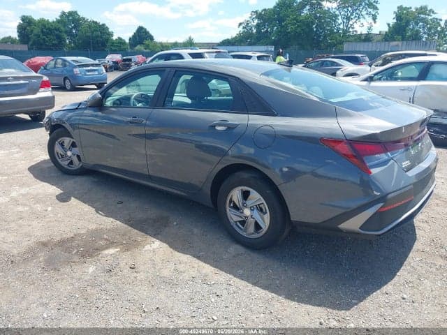 2025 HYUNDAI ELANTRA SE 3