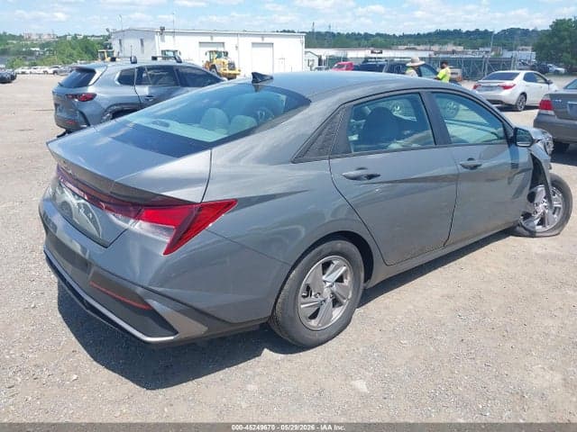 2025 HYUNDAI ELANTRA SE 4