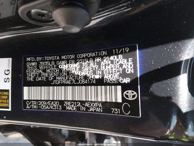 2020 TOYOTA COROLLA XLE 9