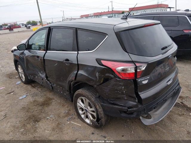 2017 FORD ESCAPE SE 3