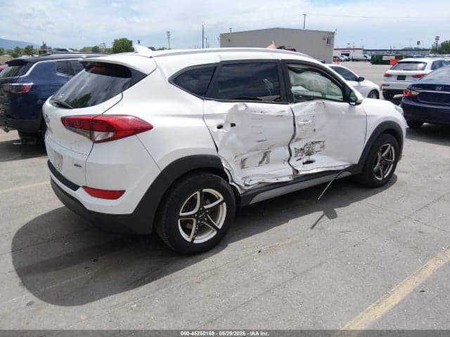 2017 HYUNDAI TUCSON SE PLUS 4
