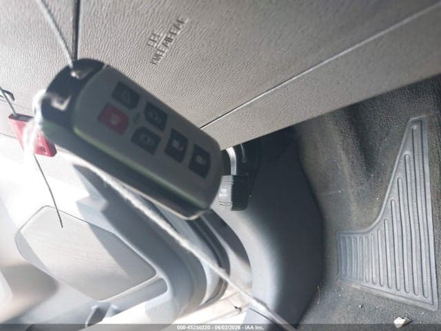 2017 TOYOTA SIENNA XLE 8 PASSENGER 11