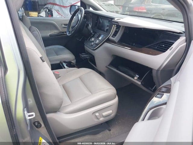 2017 TOYOTA SIENNA XLE 8 PASSENGER 5