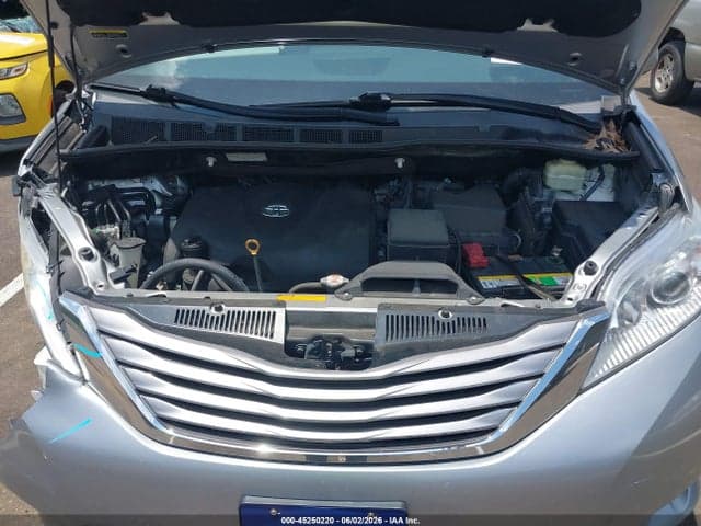 2017 TOYOTA SIENNA XLE 8 PASSENGER 10