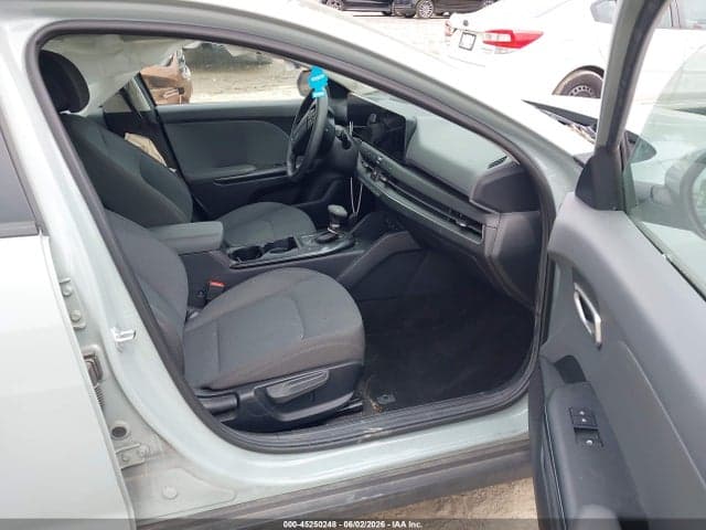 2025 KIA K4 LXS 5