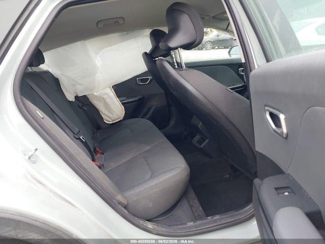 2025 KIA K4 LXS 8