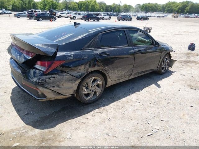 2025 HYUNDAI ELANTRA SEL SPORT 4